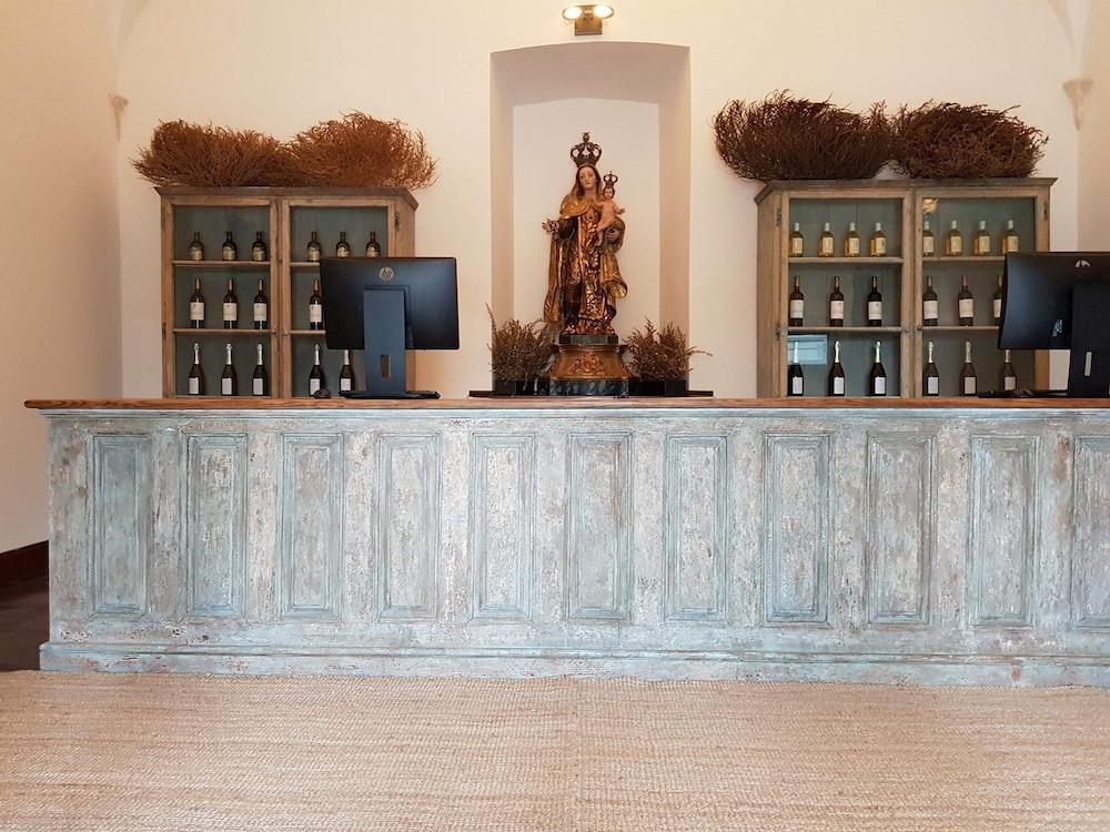 Convento Do Espinheiro, Historic Hotel & Spa Évora Eksteriør bilde Tasting room at the winery