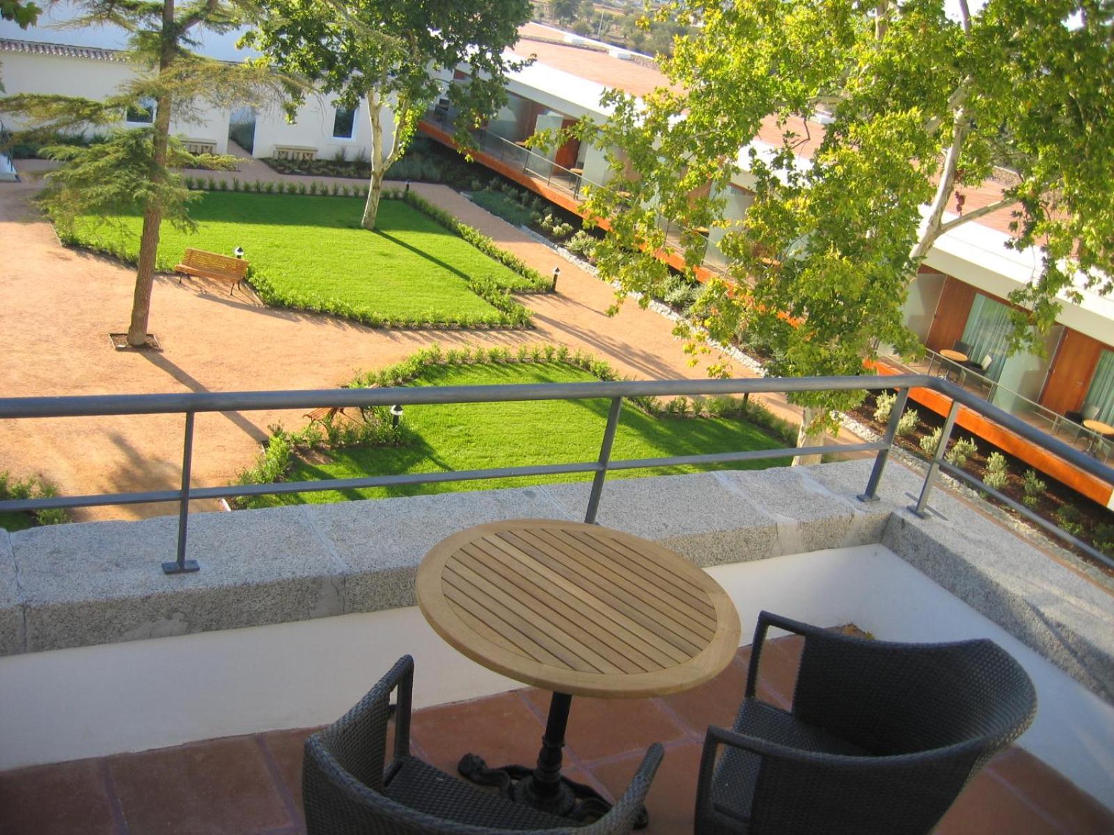 Convento Do Espinheiro, Historic Hotel & Spa Évora Rom bilde View of the campus