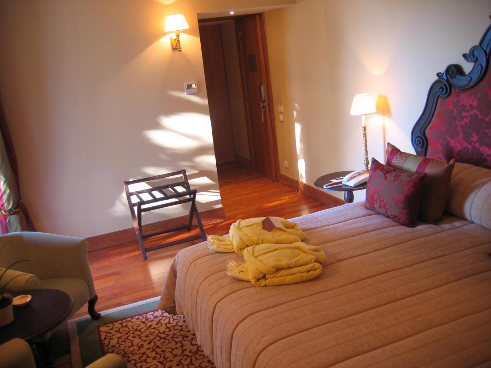 Convento Do Espinheiro, Historic Hotel & Spa Évora Rom bilde A room at the hotel