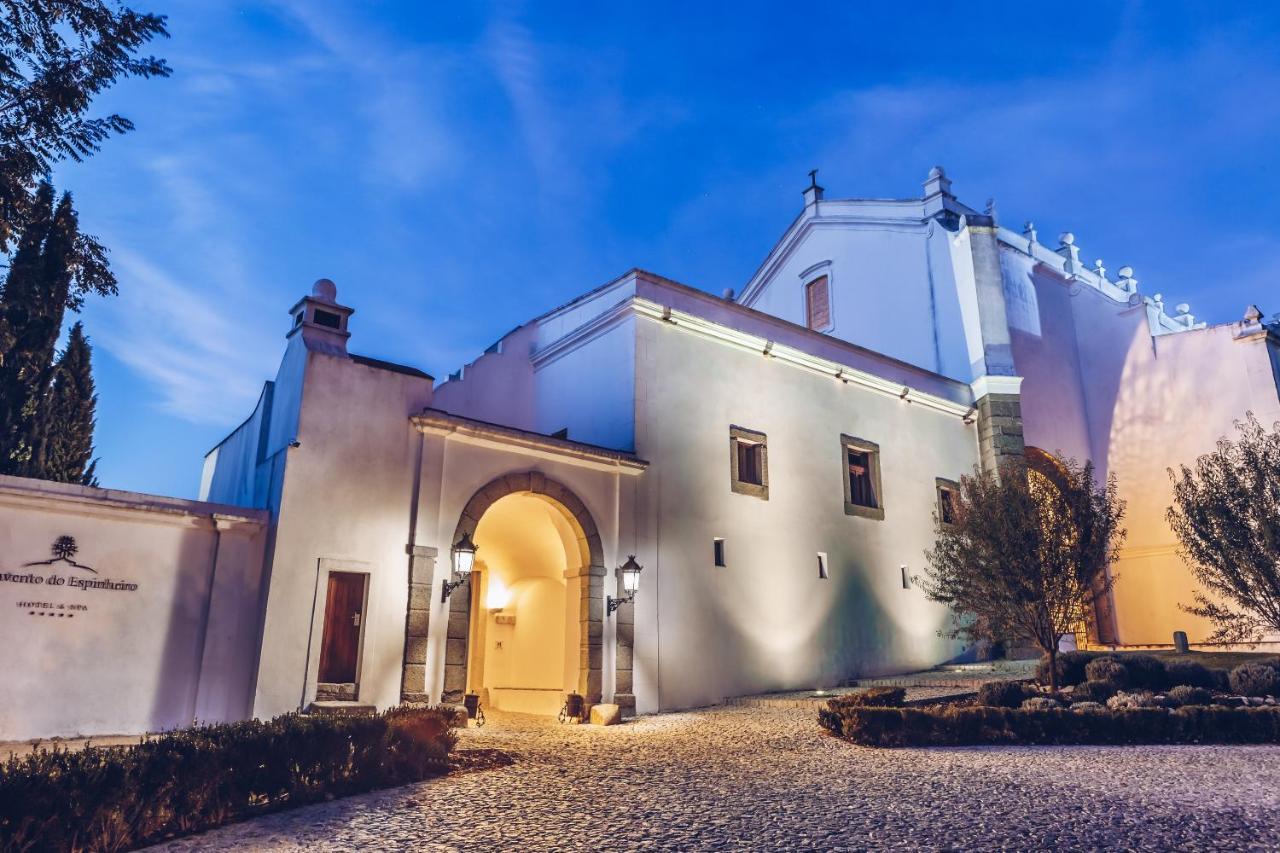 Convento Do Espinheiro, Historic Hotel & Spa Évora Eksteriør bilde The church of San Pietro
